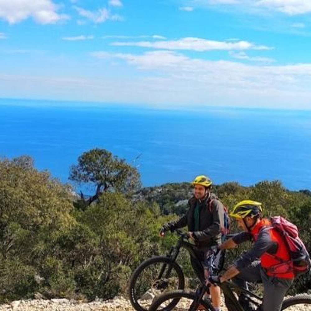 TOURS IN MOUNTAIN  BIKE